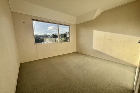 Photo of property in 2 Birchlea Rise, Goodwood Heights, Auckland, 2105