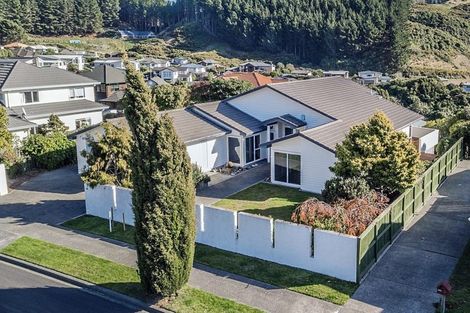 Photo of property in 10 Furlong Crescent, Churton Park, Wellington, 6037