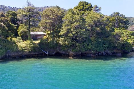 Photo of property in 19 Kamahi Road, Tennyson Inlet, 7195