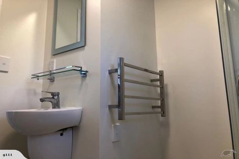 Photo of property in 3/2 Scarboro Terrace, Murrays Bay, Auckland, 0630