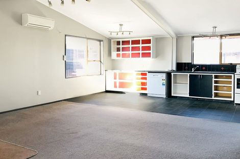 Photo of property in 64 Hinau Street, Castlecliff, Whanganui, 4501