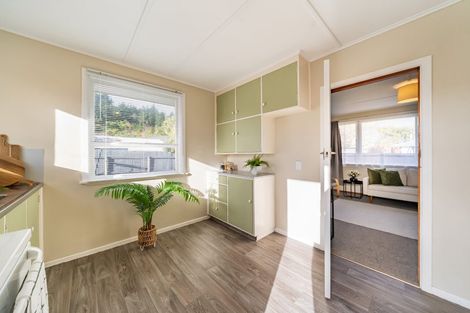 Photo of property in 2/8 Oregon Drive, Maoribank, Upper Hutt, 5018