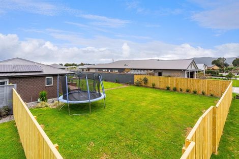 Photo of property in 1 Routhan Way, Carterton, 5713