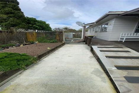 Photo of property in 135 Moire Road, West Harbour, Auckland, 0618