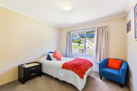 Photo of property in 16 Matuhi Street, Waikanae, 5036