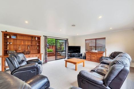 Photo of property in 43 San Marino Drive West, Henderson, Auckland, 0612