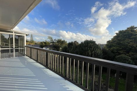 Photo of property in 34 Kingsclere Place, Goodwood Heights, Auckland, 2105