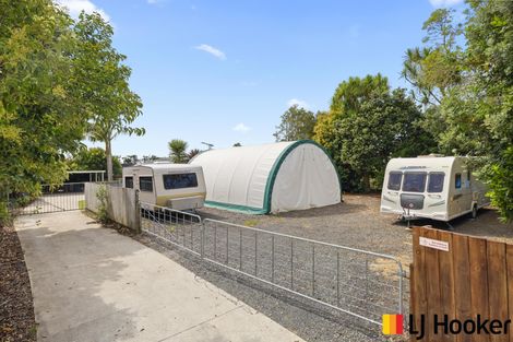 Photo of property in 11 Second Avenue, Glenbrook, Waiuku, 2681