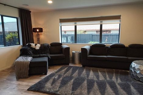 Photo of property in 4 Heaphy Place, Pukehangi, Rotorua, 3015