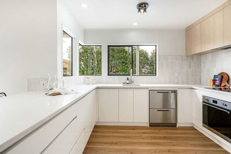 Photo of property in 3 Glucina Avenue, West Harbour, Auckland, 0618