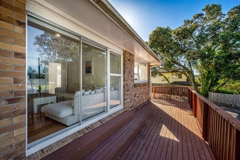 Photo of property in 2/77 Alexander Street, Cockle Bay, Auckland, 2014