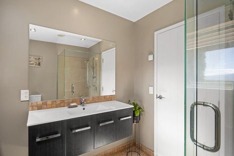 Photo of property in 8 Old Golf Course Road, Bridge Hill, Alexandra, 9320