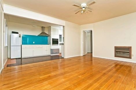 Photo of property in 31 Lanigan Street, Birkdale, Auckland, 0626