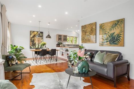 Photo of property in 100 Farnham Street, Mornington, Wellington, 6021