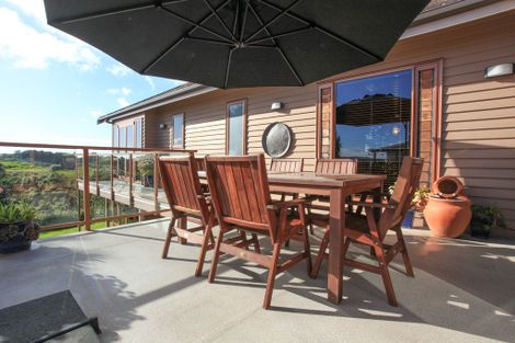 Photo of property in 1 Lorenzen Bay Road, Raglan, 3225