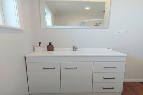 Photo of property in 12 Bowen Street, Levin, 5510