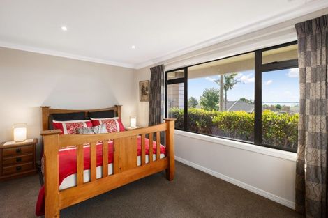 Photo of property in 22 Haden Place, Omokoroa, 3114