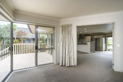 Photo of property in 21 Johnstone Drive, Fitzherbert, Palmerston North, 4410