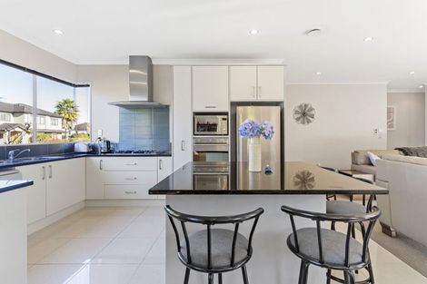 Photo of property in 76 Baverstock Road, Flat Bush, Auckland, 2016