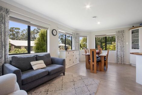 Photo of property in 2 Bransley Grove, Katikati, 3129