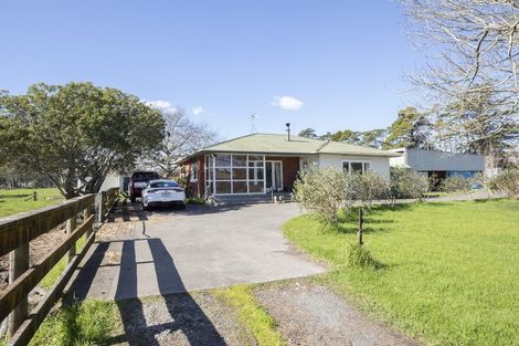 Photo of property in 43 Motu Road, Kumeu, 0891
