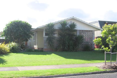 Photo of property in 8 Dowling Place, Pakuranga, Auckland, 2010