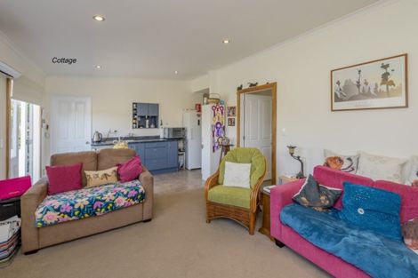 Photo of property in 217 Muhunoa Road West, Ohau, Levin, 5570