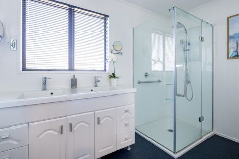 Photo of property in 8 Deborah Place, Dinsdale, Hamilton, 3204