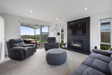 Photo of property in 27 Silicon Way, Fitzherbert, Palmerston North, 4410