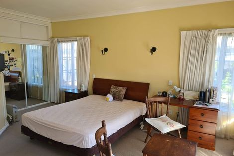 Photo of property in 11 Avonhead Road, Avonhead, Christchurch, 8042