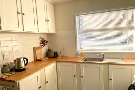 Photo of property in 2/6 Overtoun Terrace, Hataitai, Wellington, 6021