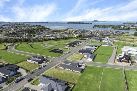 Photo of property in 17 Ridge Drive, Omokoroa, 3114