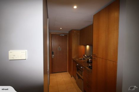 Photo of property in The Metropolis Apartments, 2710/1 Courthouse Lane, Auckland Central, Auckland, 1010