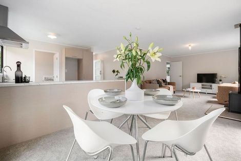 Photo of property in 1/11 Kupari Place, Totara Vale, Auckland, 0629