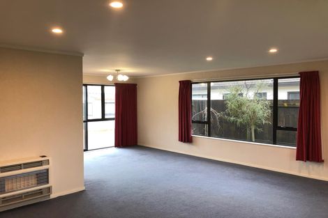 Photo of property in 20 Aspen Way, Kelvin Grove, Palmerston North, 4414