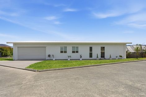 Photo of property in 34 Eagles Way, Cable Bay, 0420