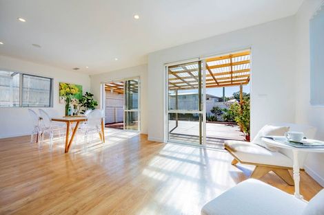 Photo of property in 6 Meadowvale Avenue, Forrest Hill, Auckland, 0620