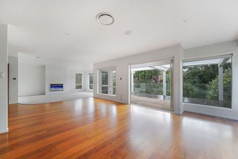 Photo of property in 9 Sandown Road, Rothesay Bay, Auckland, 0630