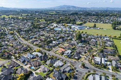 Photo of property in 27 Norfolk Drive, Cambridge, 3434