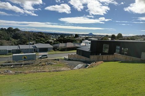 Photo of property in 77 Oteki Park Drive, Welcome Bay, Tauranga, 3112