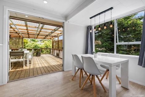 Photo of property in 77 Brian Crescent, Stanmore Bay, Whangaparaoa, 0932