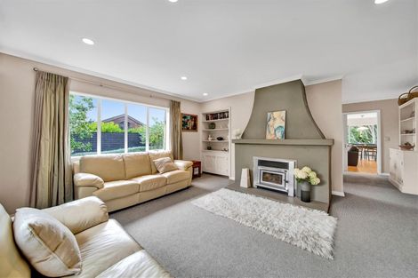 Photo of property in 12b Frank Frethey Place, Highlands Park, New Plymouth, 4312