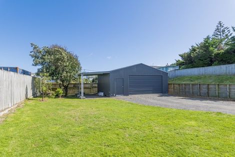 Photo of property in 14 Brown Terrace, Foxton Beach, Foxton, 4815