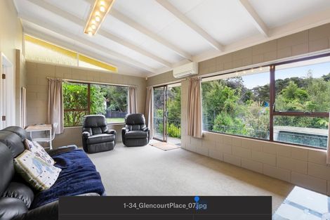 Photo of property in 1/34 Glencourt Place, Glenfield, Auckland, 0629