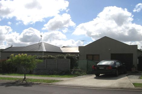Photo of property in 2 Arlose Place, Westgate, Auckland, 0614