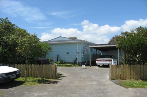 Photo of property in 10 Dungarvon Place, Clendon Park, Auckland, 2103