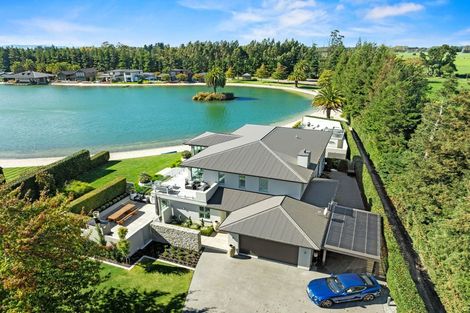 Photo of property in 37 Oakgrove Drive, Rangiora, 7400