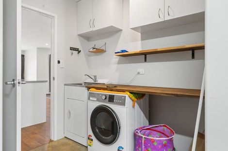 Photo of property in 15a Frederick Place, Whalers Gate, New Plymouth, 4310