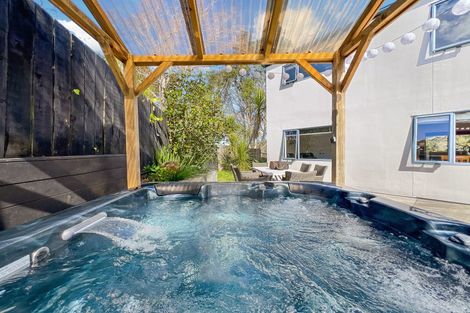 Photo of property in 14a Mchardy Place, Glenfield, Auckland, 0627