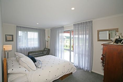 Photo of property in 17 Landsborough Drive, Darfield, 7571